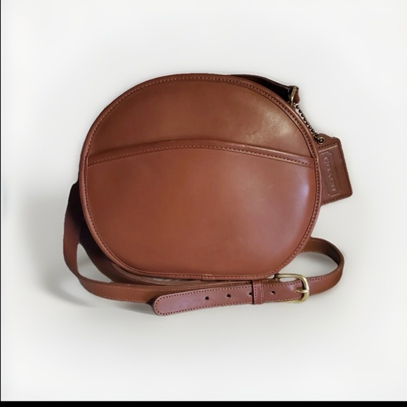 Coach Handbags - Coach vintage 90s BrownLeather Crossbody Bag with Structured Design